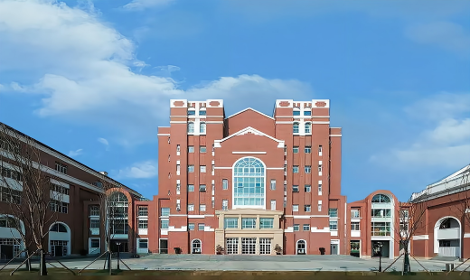 卡曼国际多层复合卷材塑胶地板守护徐州培栋国际学校，打造安全童趣校园地面​