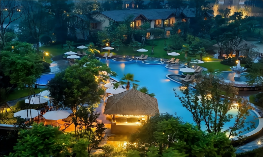 峨眉山红珠山酒携手卡曼国际SPC锁扣地板筑牢山林度假空间舒适感​